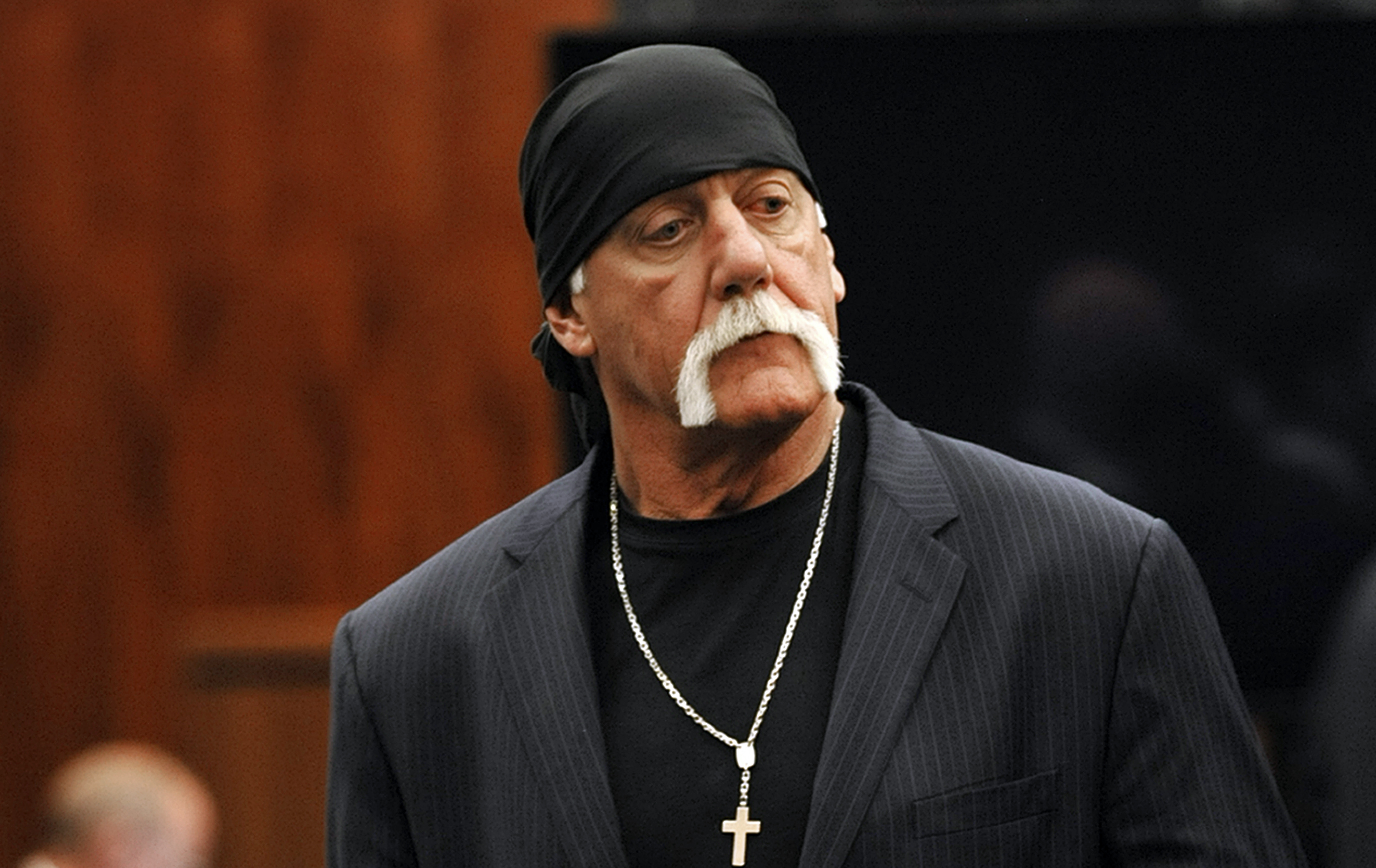 Hulk Hogan seeks rematch with Gawker, sues over transcript
