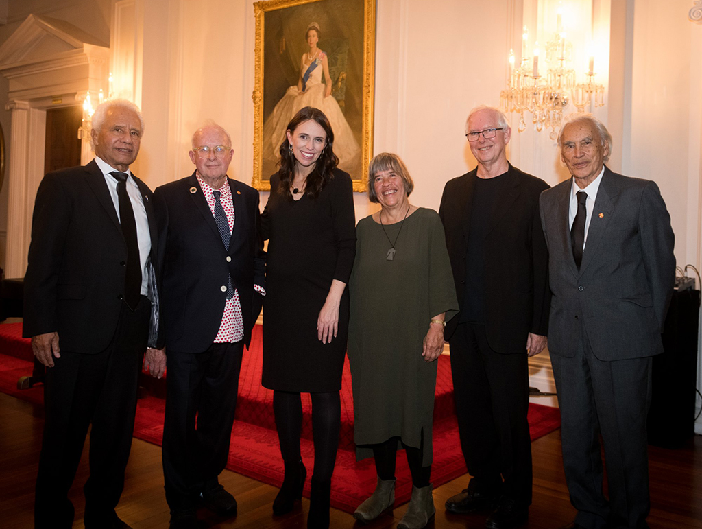 Maualaivao Albert Wendt wins Icon Award 2018