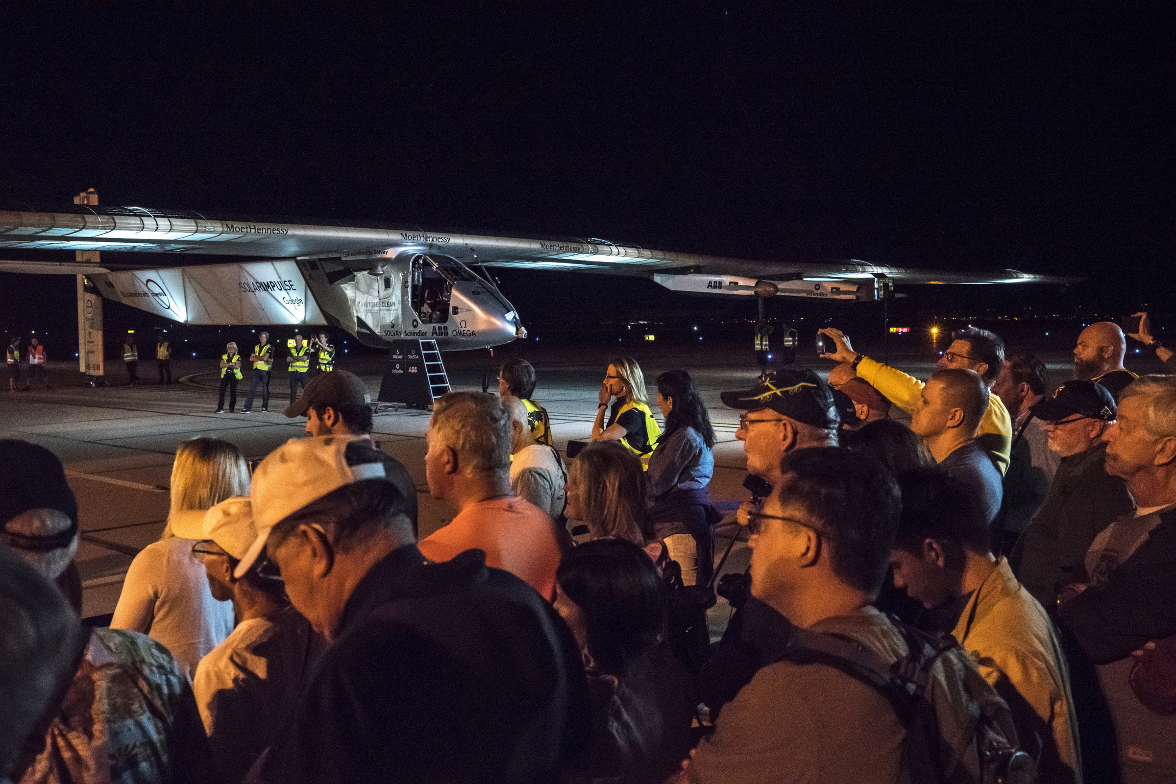 Solar-powered plane lands in Ohio after flight from Oklahoma