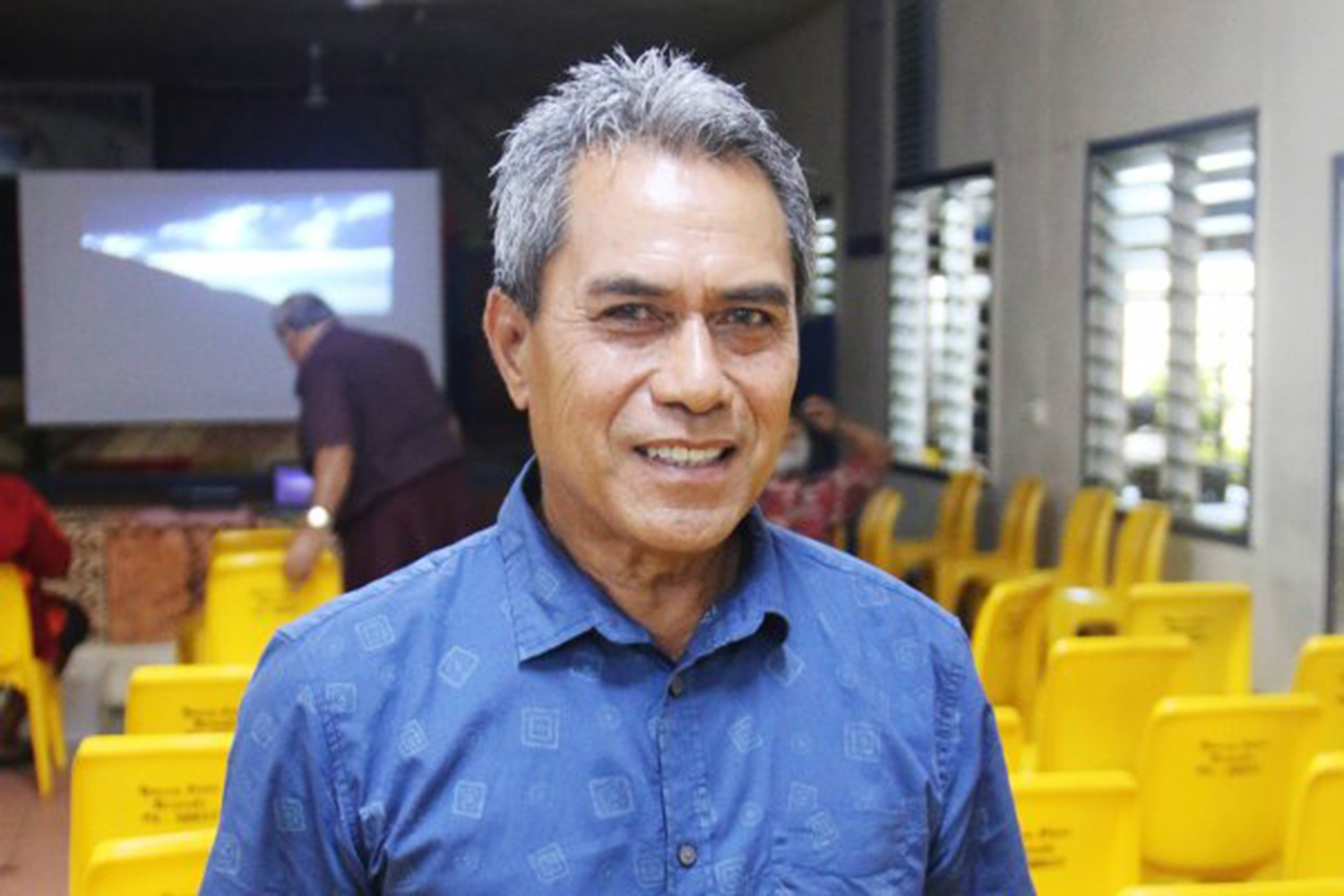 Minister denies expensive office