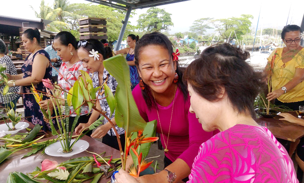 Ikebana flower art training on