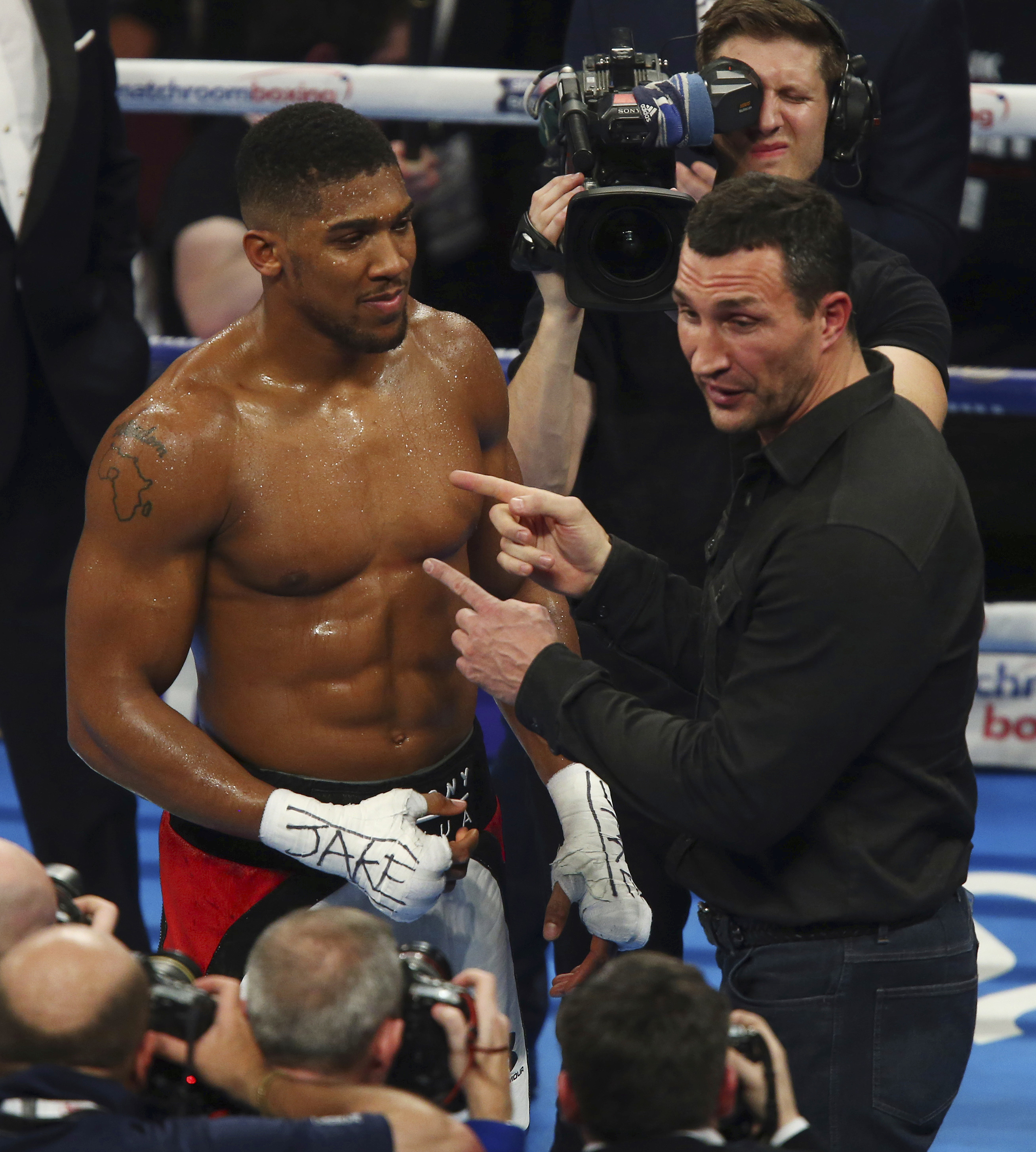 Joshua retains heavyweight belt, sets up bout with Klitschko