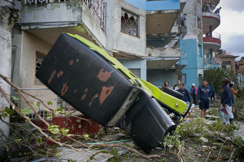 Tornado hits Havana; Cuban president says 3 dead, 172 hurt