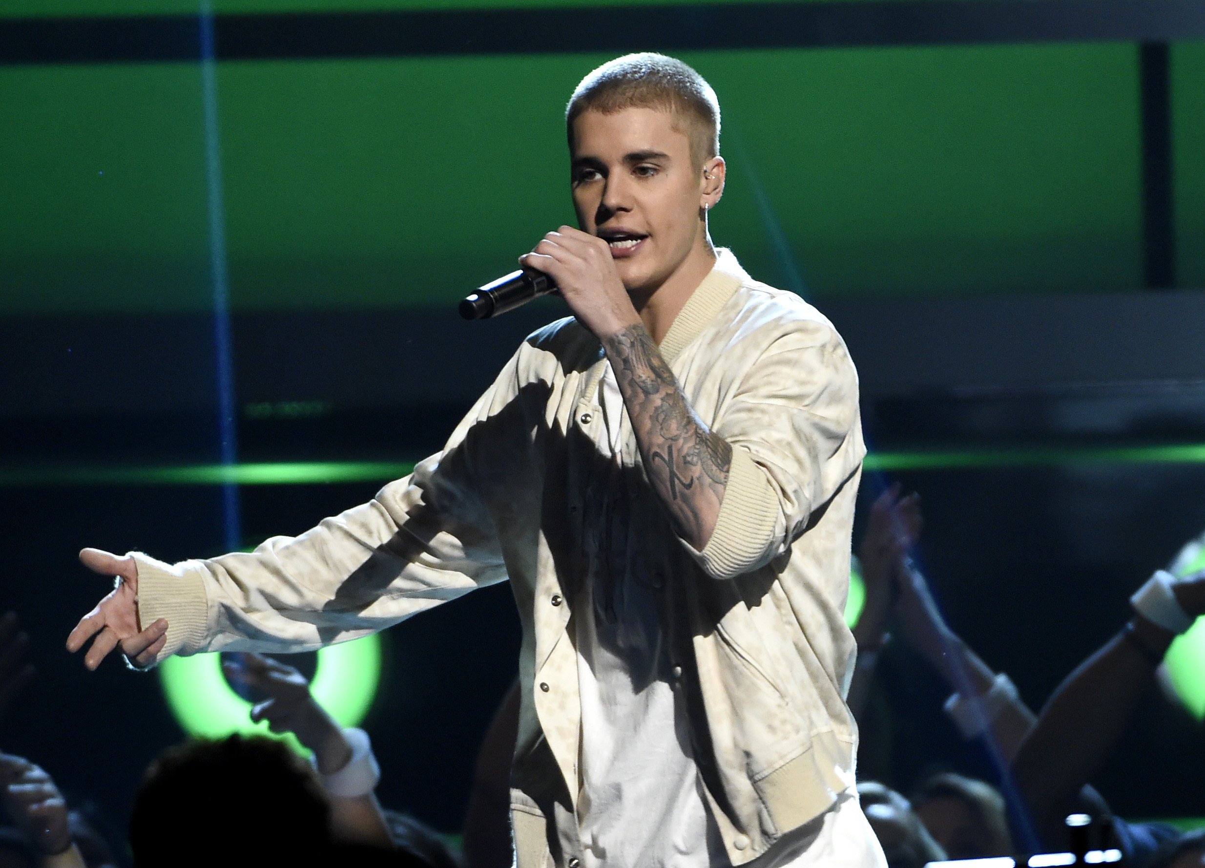 Bieber settles lawsuit that brought judge's arrest threat