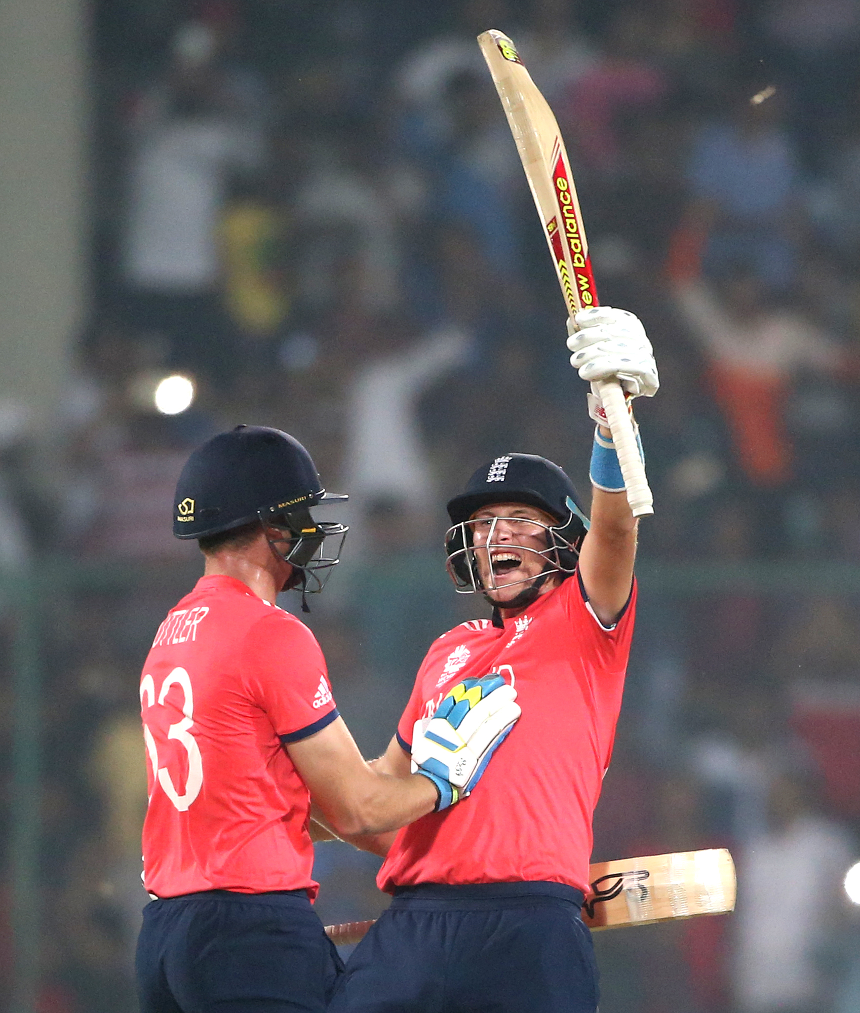 Roy helps England beat New Zealand to enter WT20 final