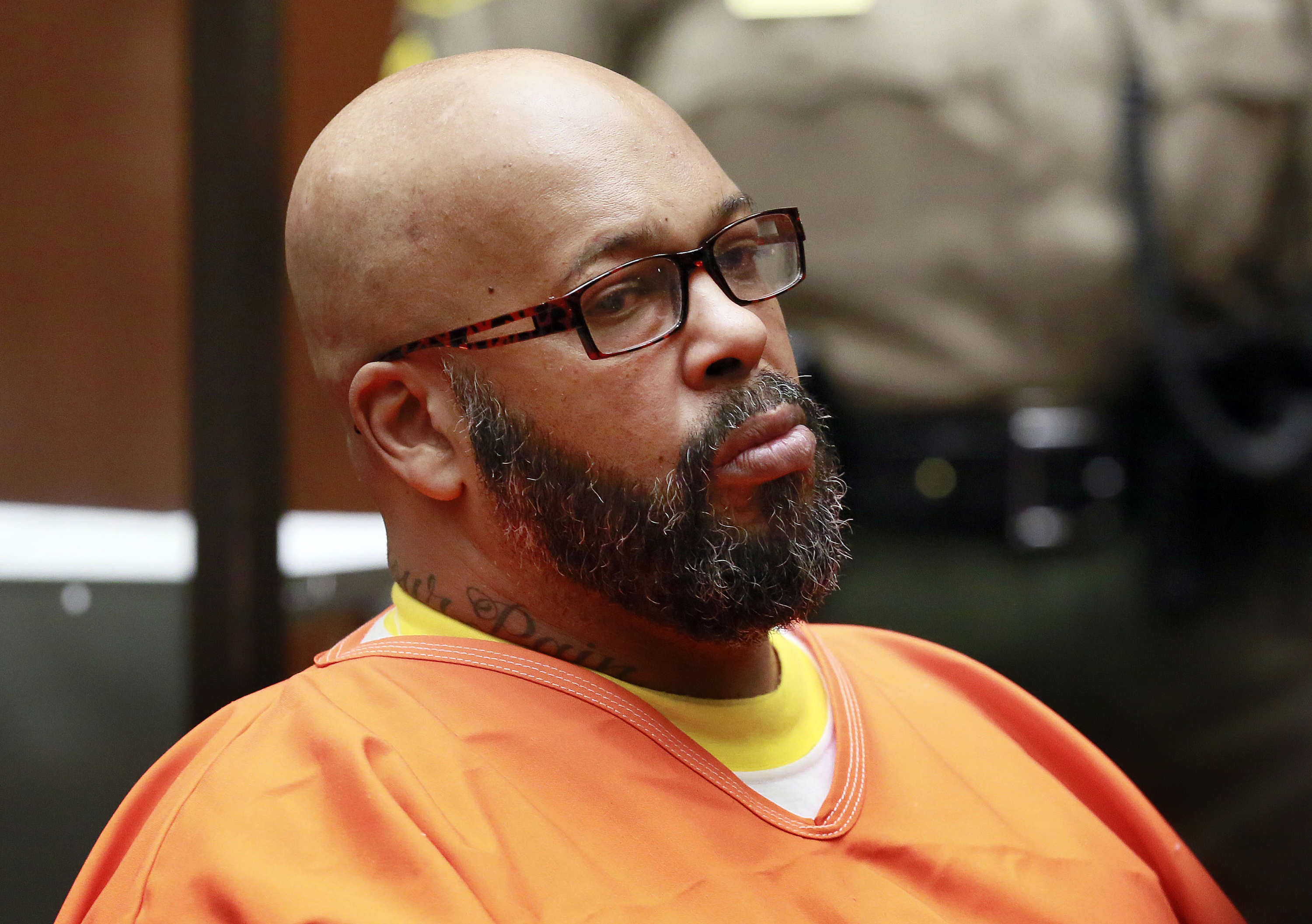 Suge Knight says jail conditions hampering his defense