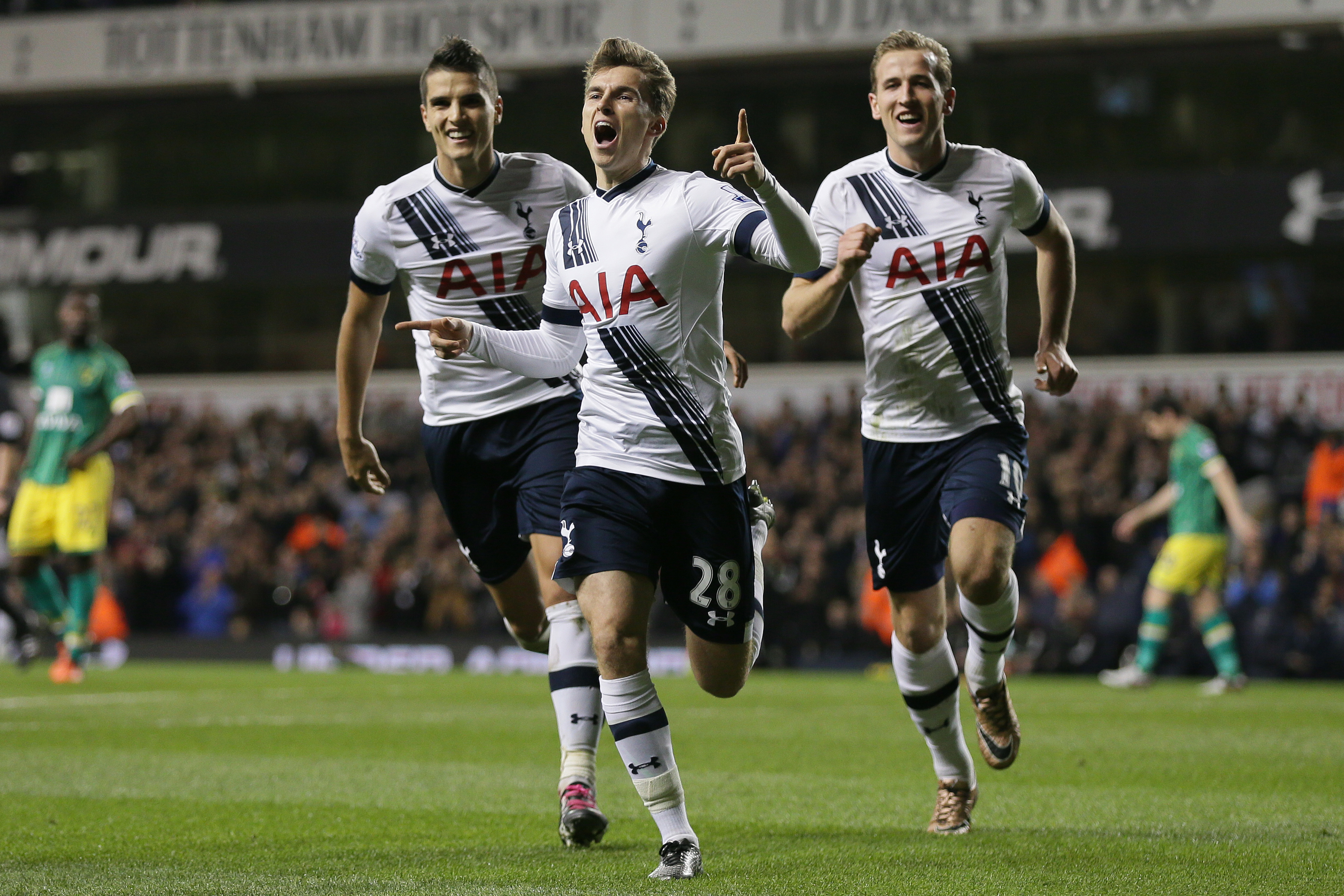 Tottenham beat Norwich 3-0 to cling to 4th in EPL