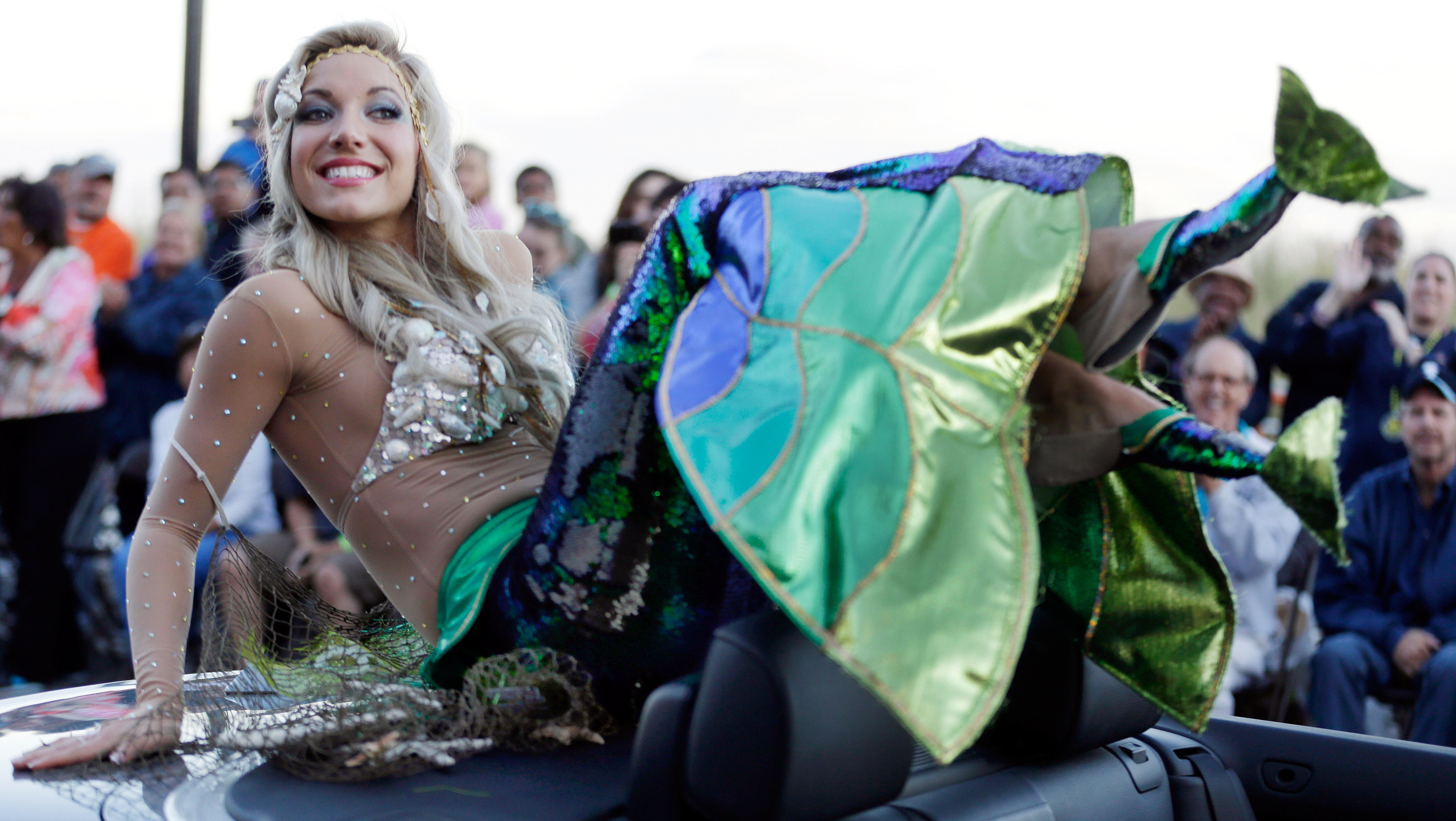 Former Miss America contestant critically hurt in car crash