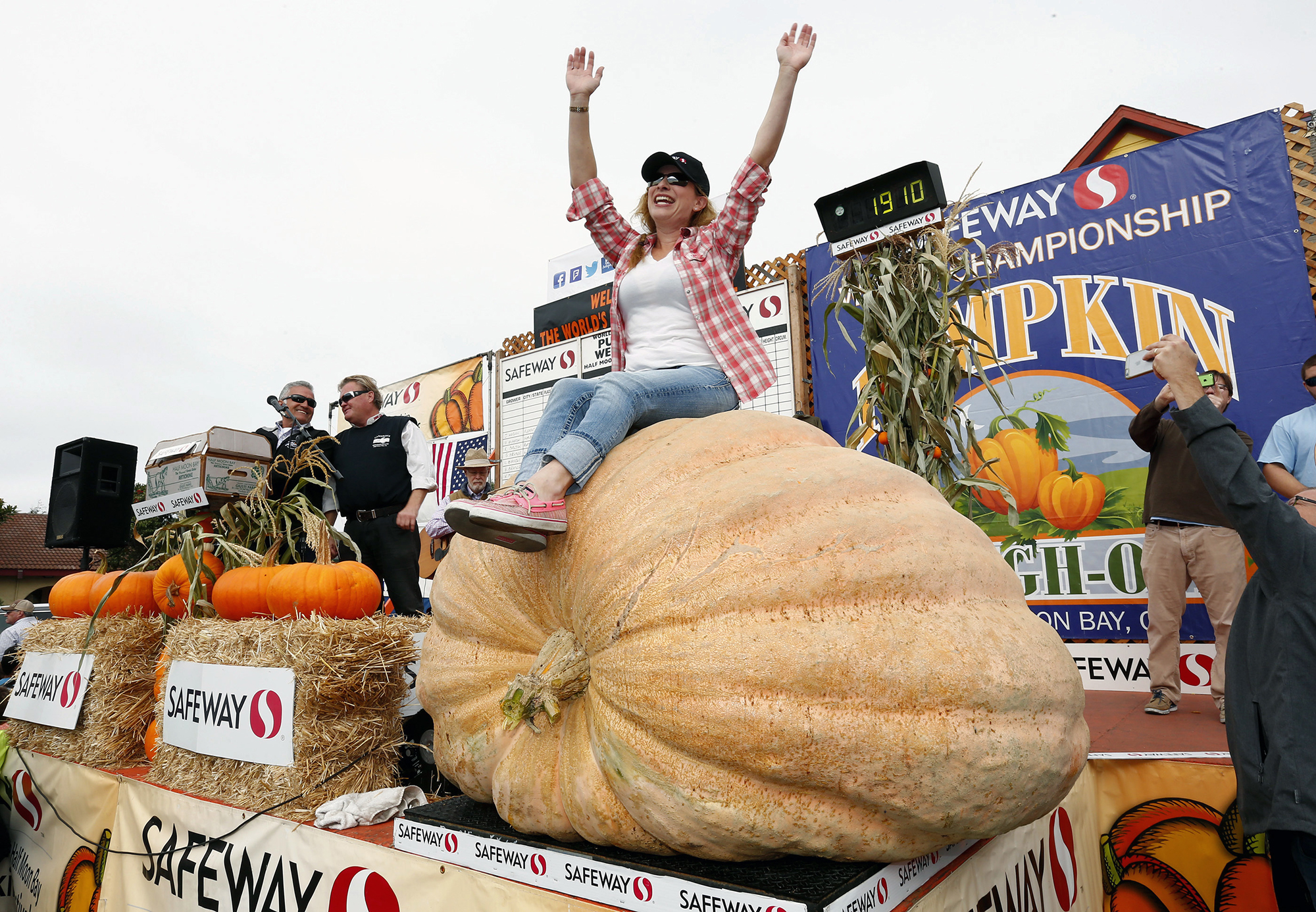 Winner named at giant pumpkin annual weigh-off in California