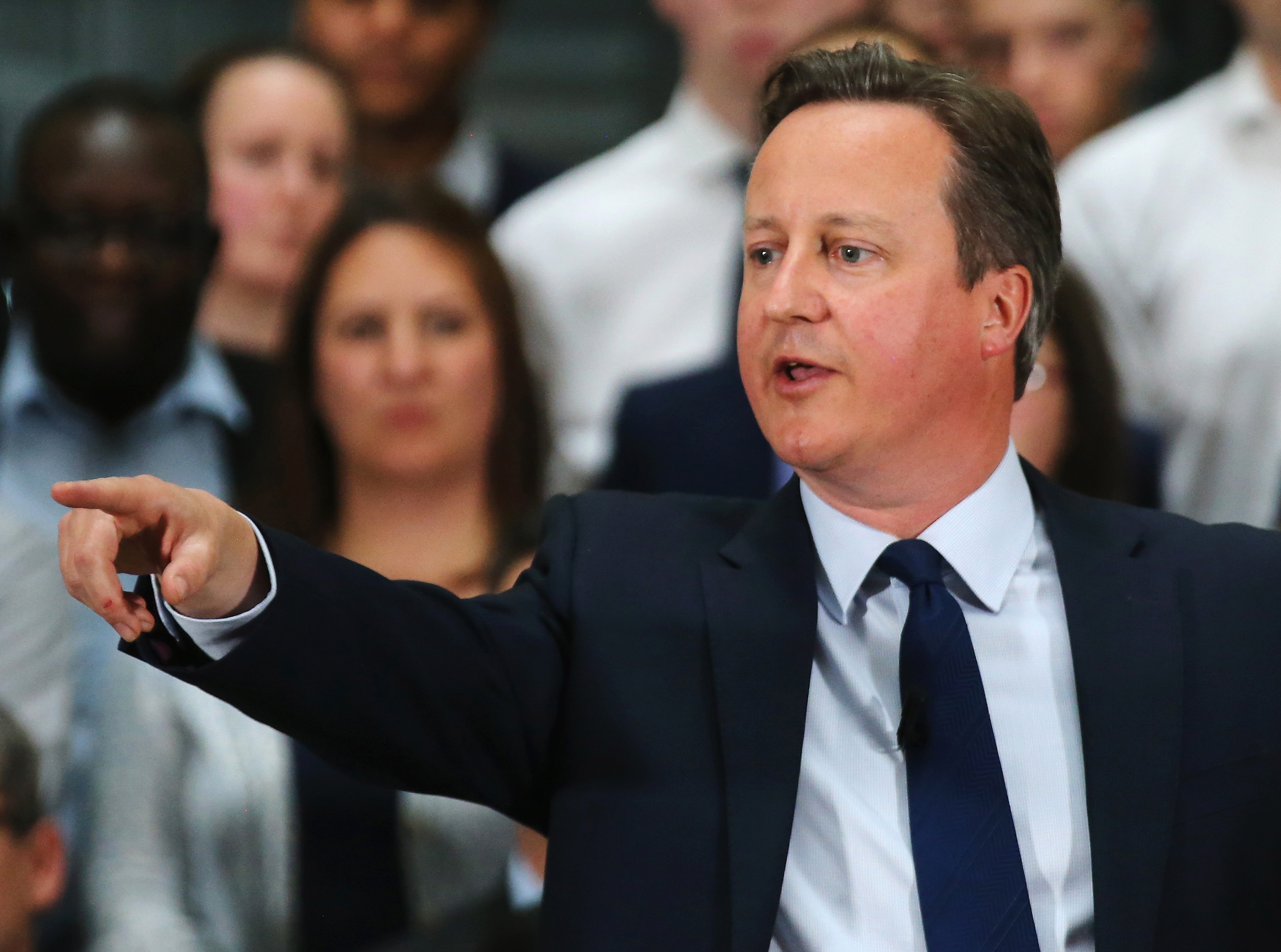 UK leader Cameron under fire over link to offshore accounts