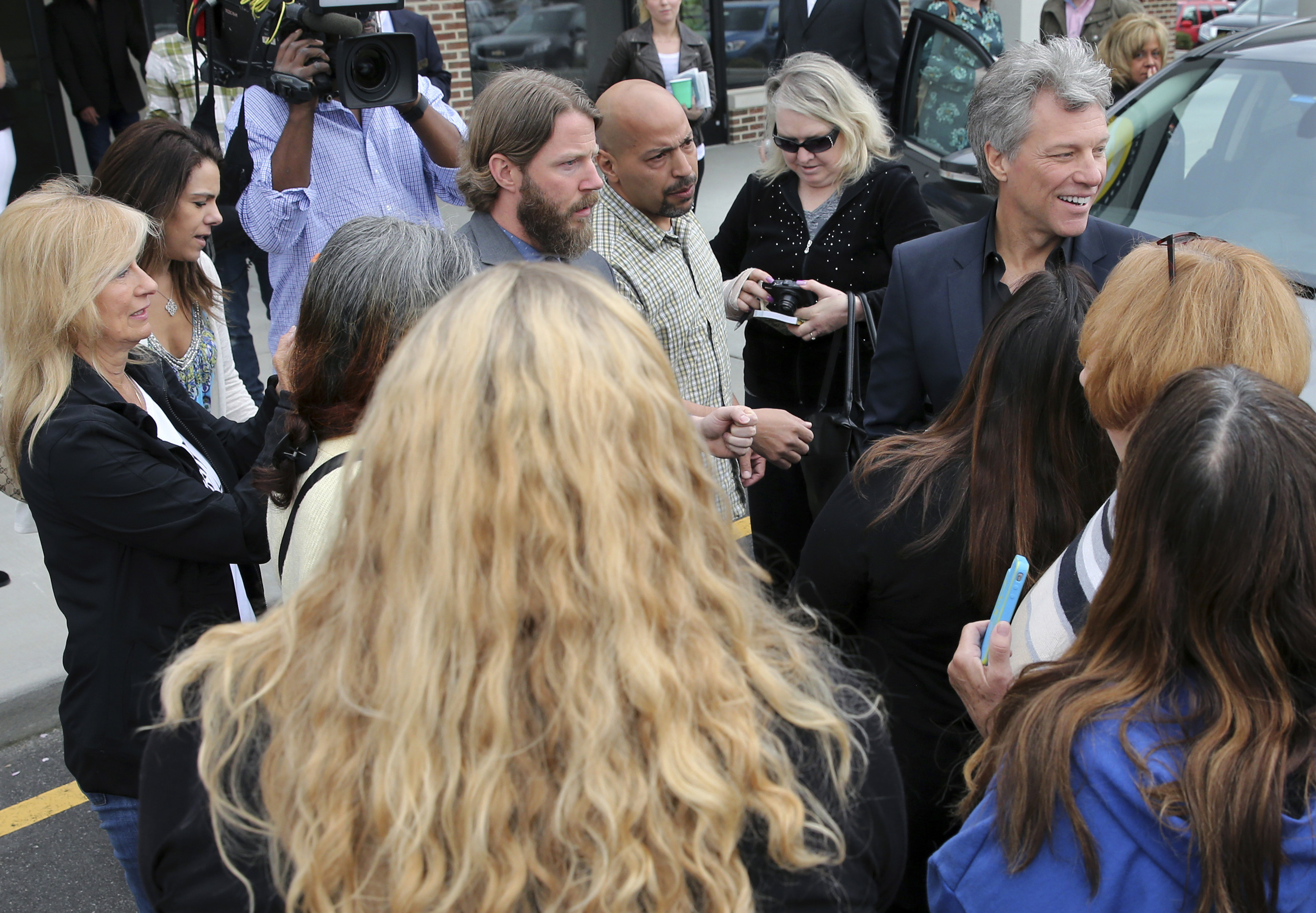 Bon Jovi opens hunger center in shore town hit hard by Sandy