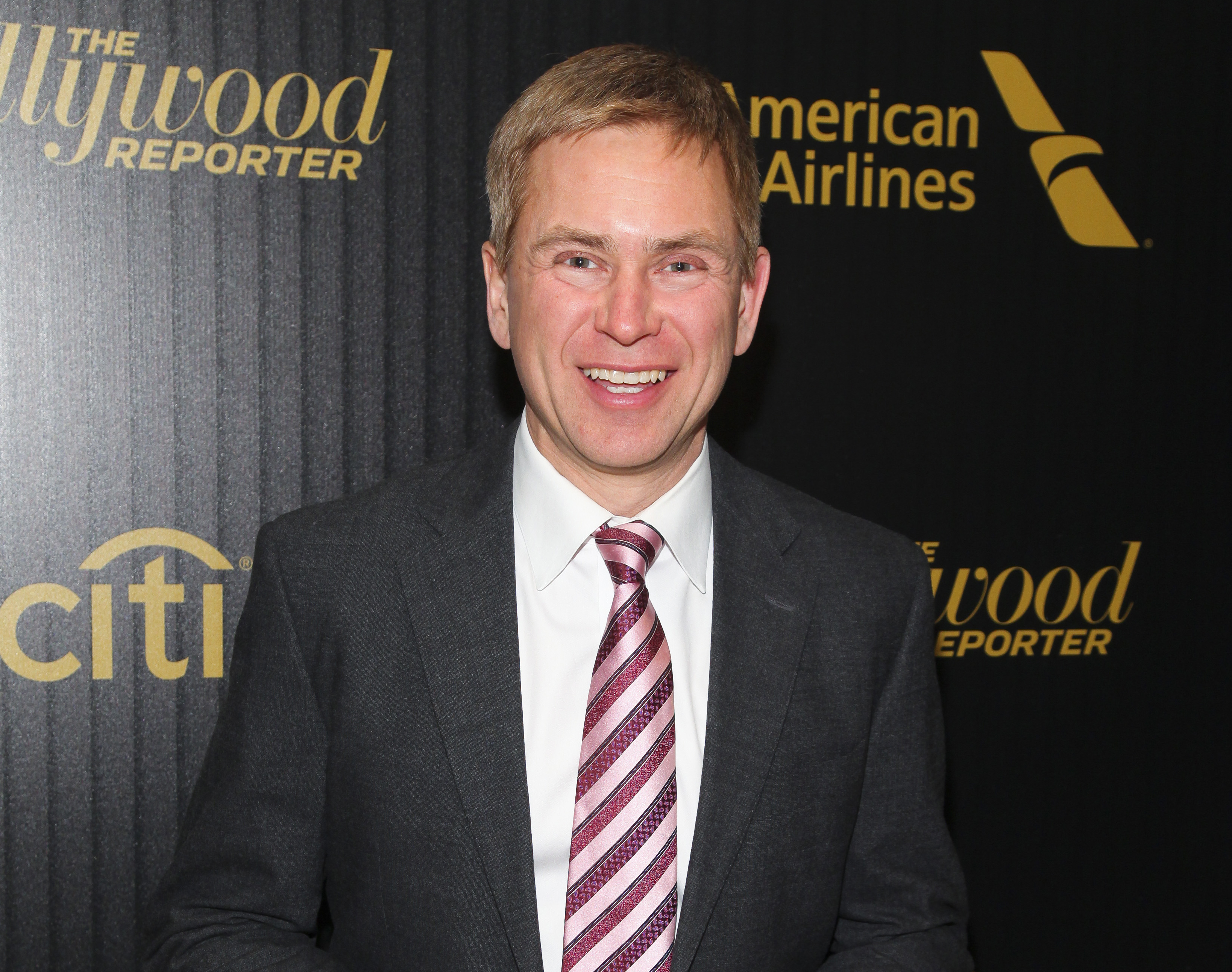 When aliens attack, real news anchors are on the scene