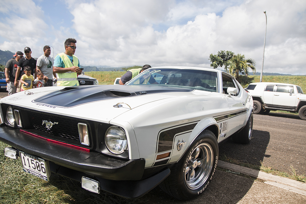 V8 Club revs up Independence Car Show