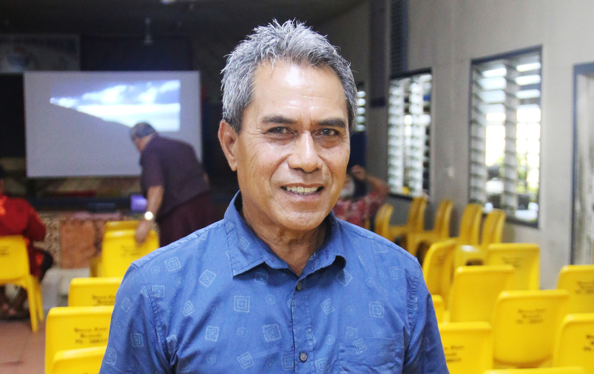 Minister leads by example, resigns
