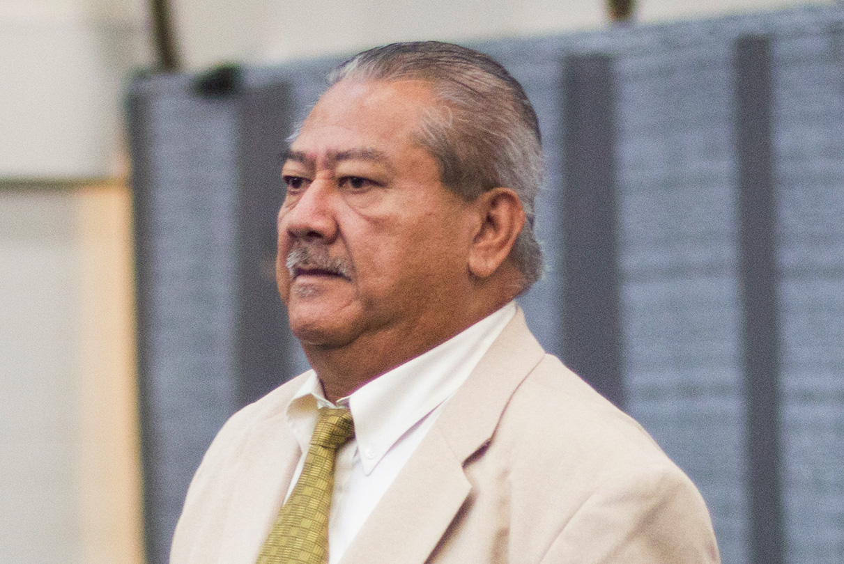 Minister: Stick to shipping services