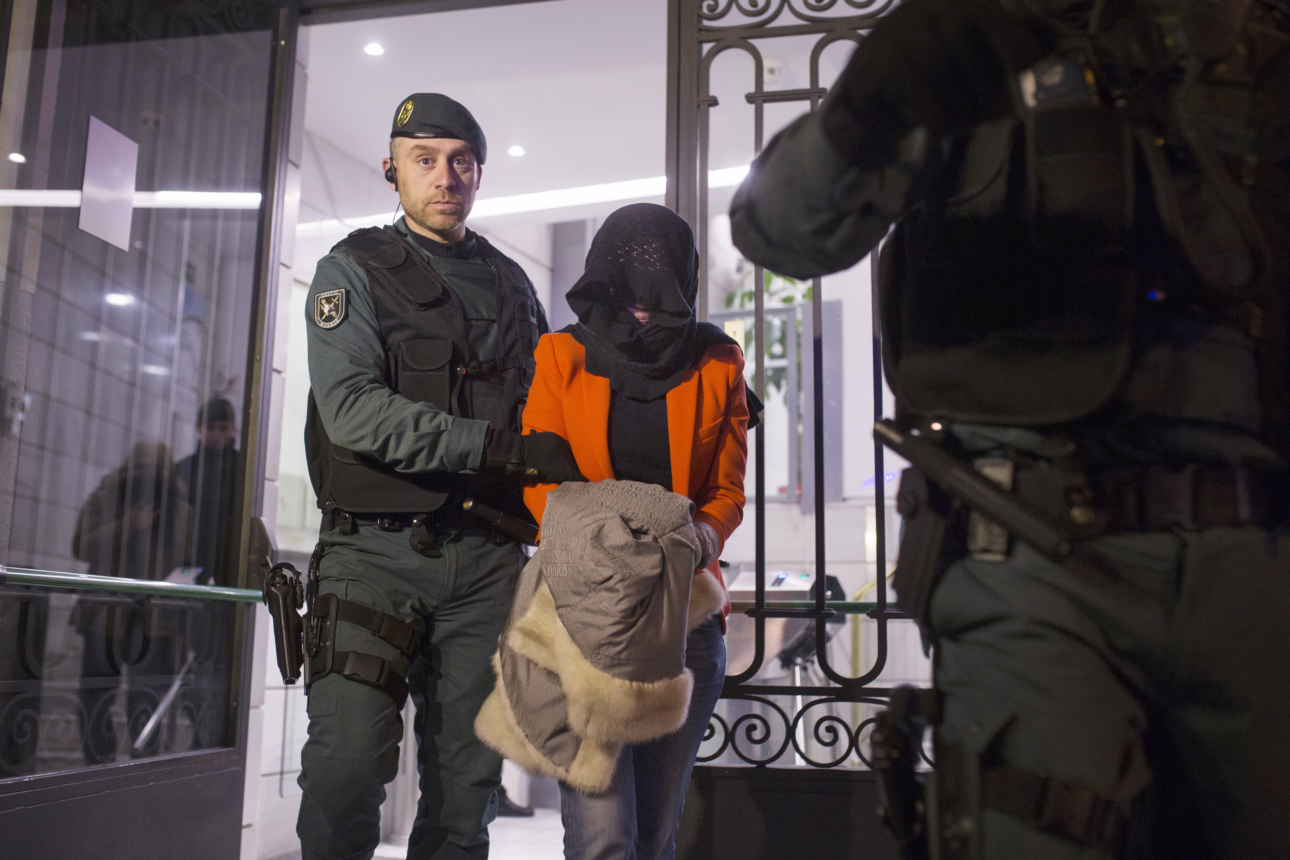 From Israel to Colombia, who's laundering money in China