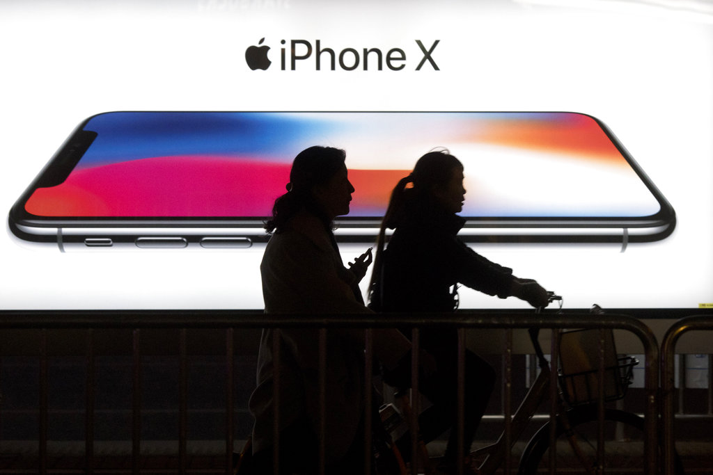 Apple's stock sinks as high hope for iPhone X sales fade