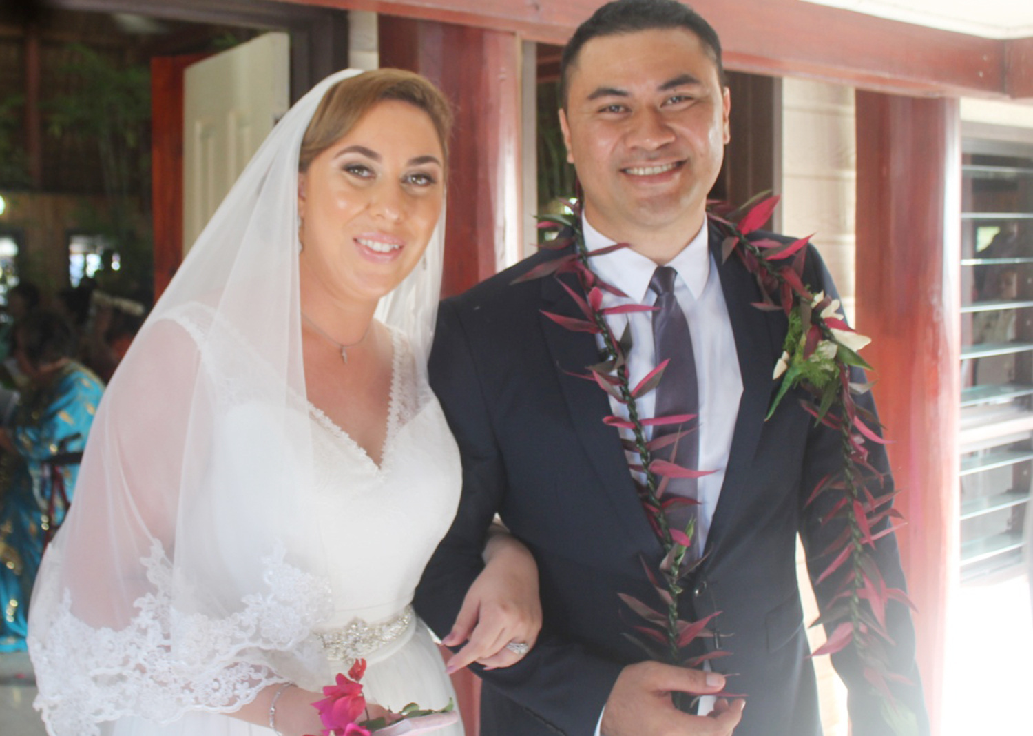 Sarah and Daniel tie the knot