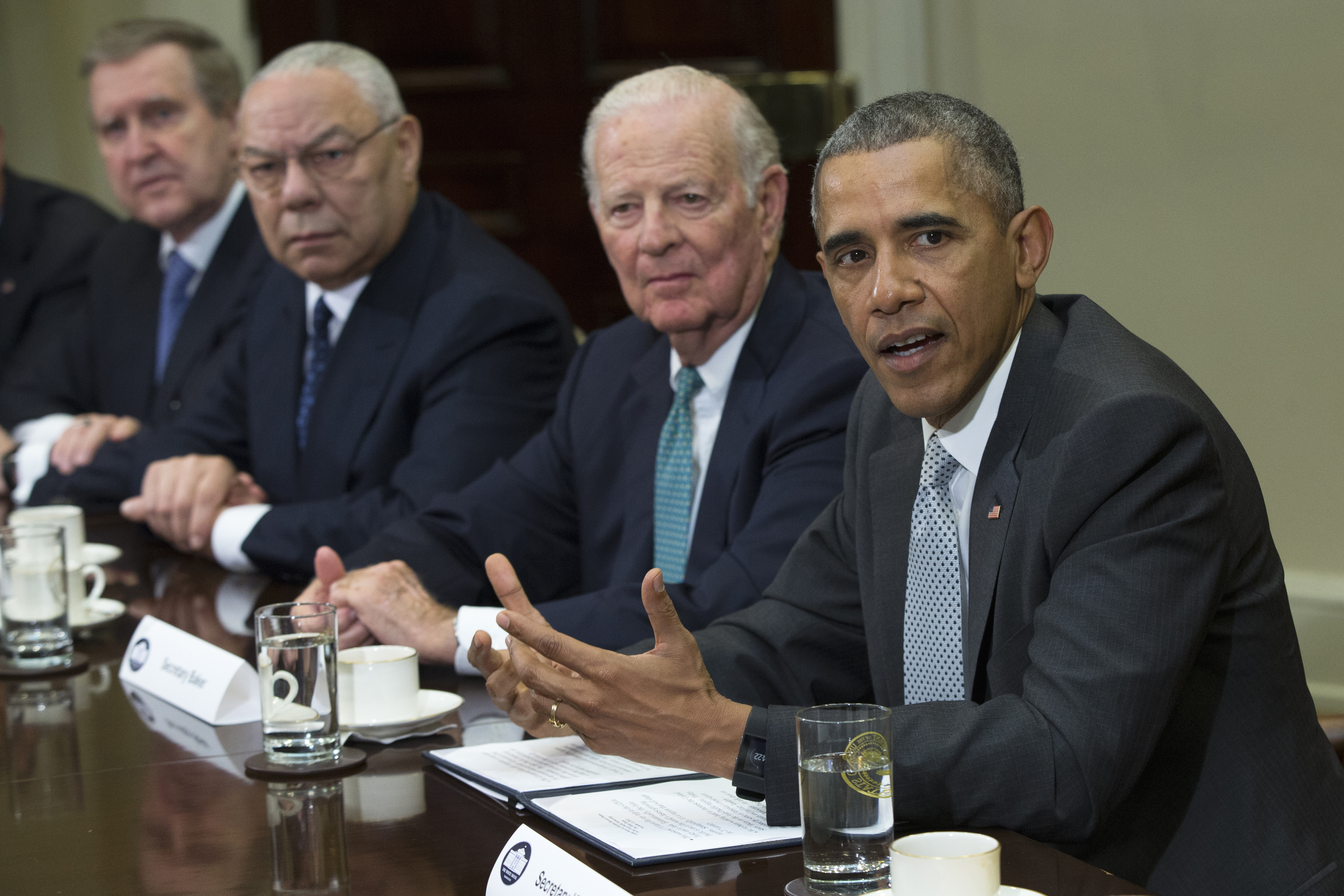 Obama, Russia's Putin discuss crises in Syria, Ukraine