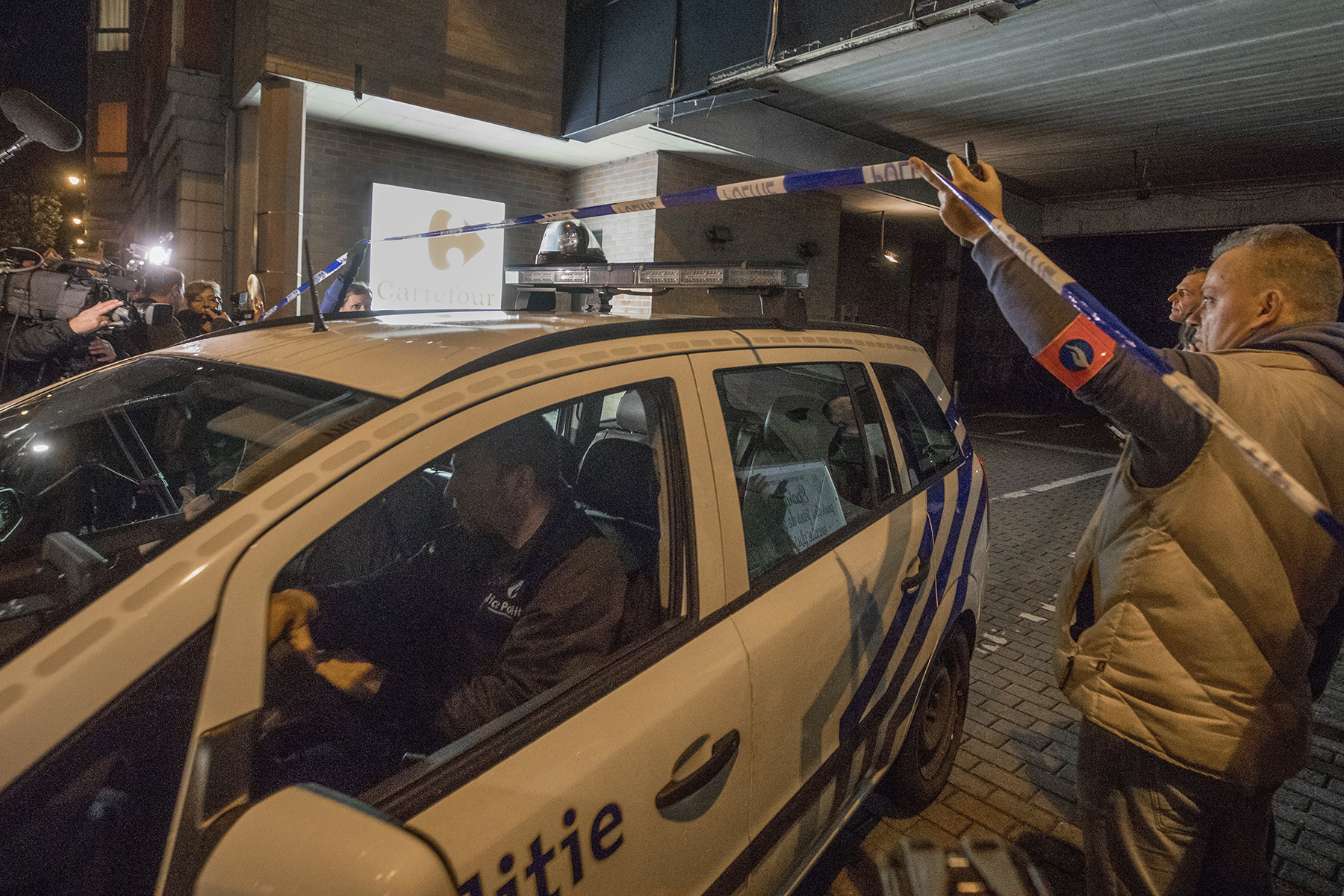 Authorities: No terror link in brief Brussels hostage-taking