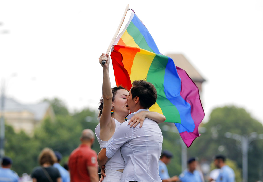 Romania: Broadcast of same-sex marriage debate interrupted