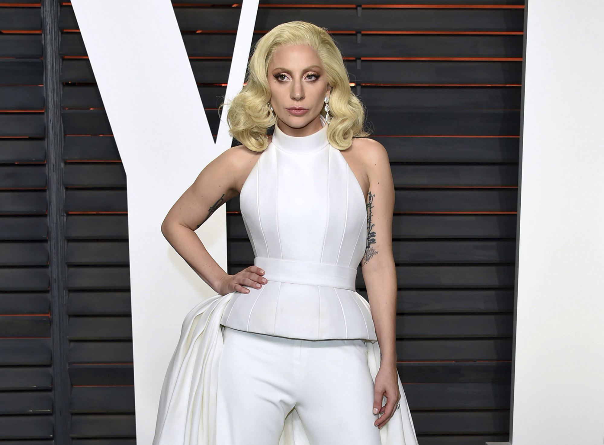 Lady Gaga picks dive bars over arenas to introduce album