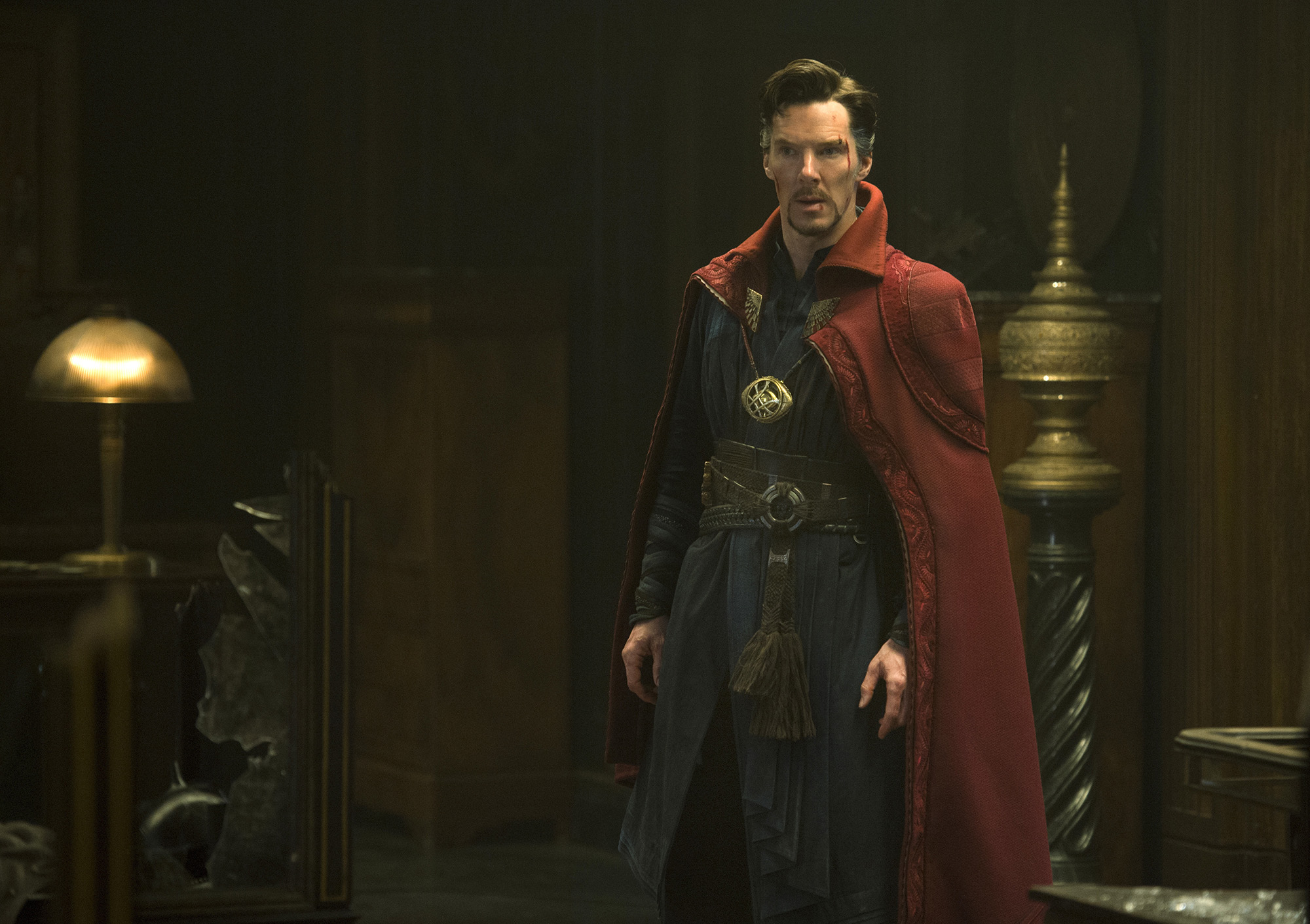 'Doctor Strange' spins magic at re-energized box office