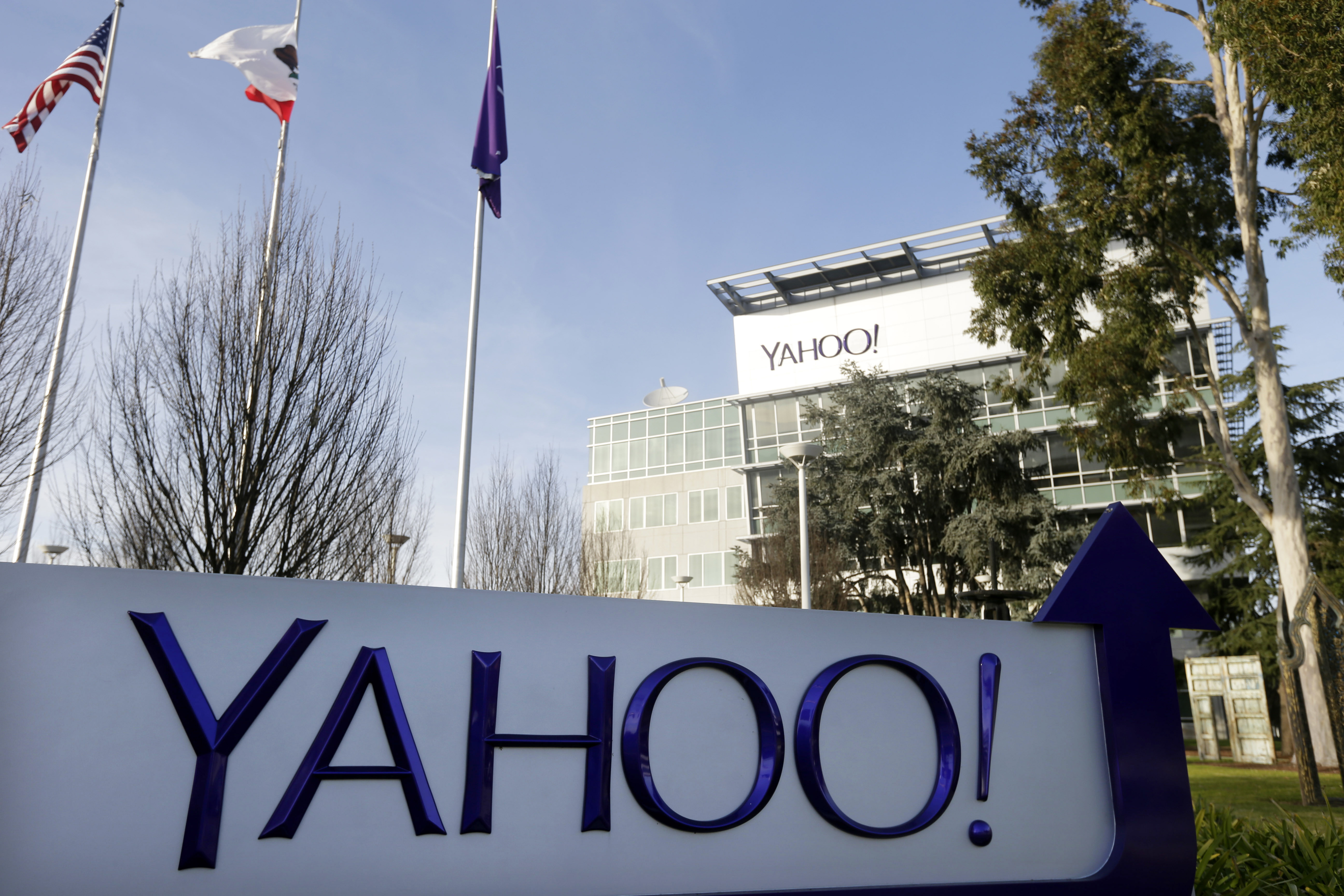 Yahoo reshuffles board in truce with rebellious shareholder