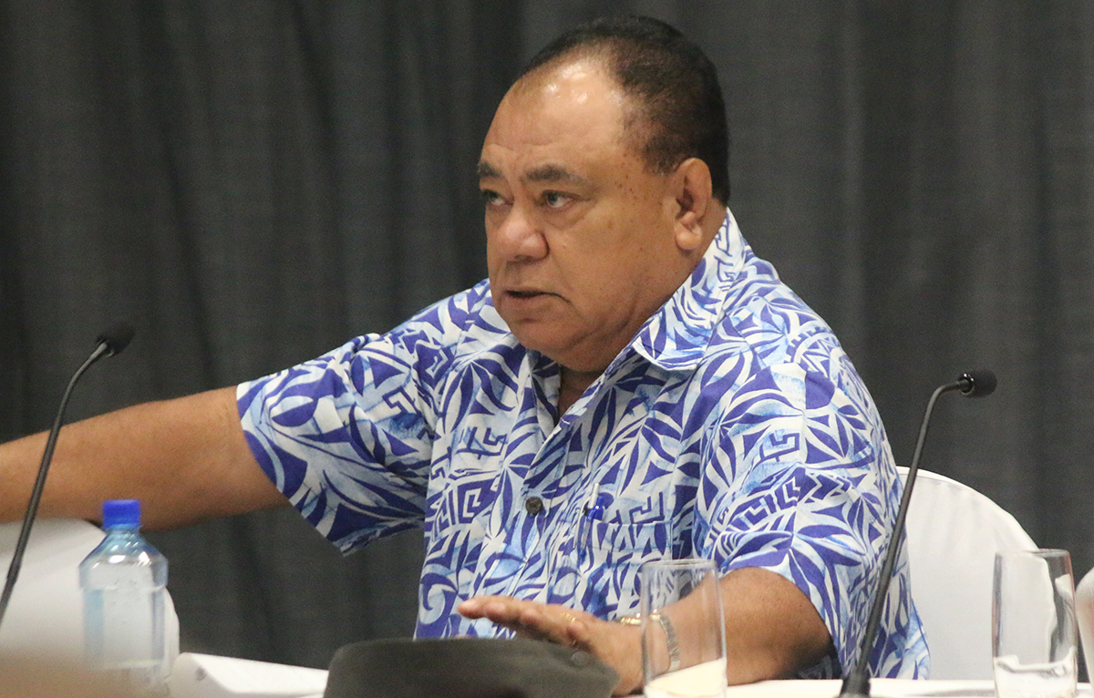 Screw computers to the table, Govt. told