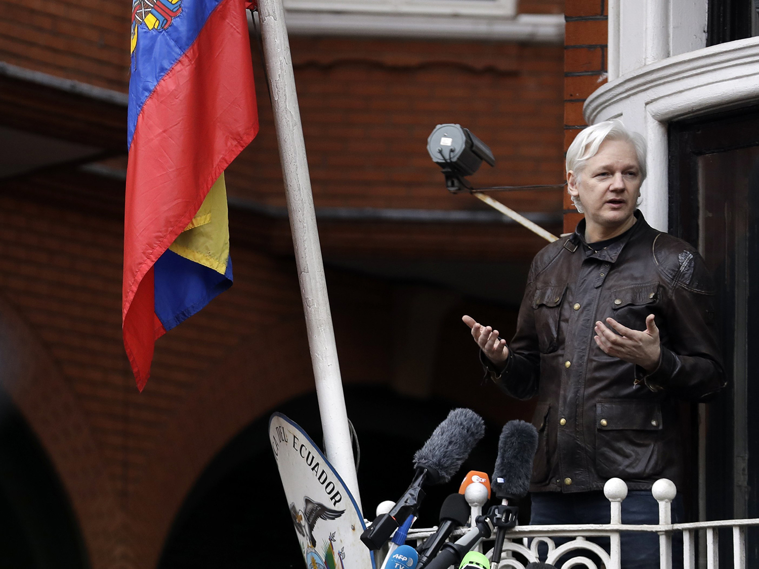 Rape inquiry dropped, WikiLeaks' Assange remains in embassy