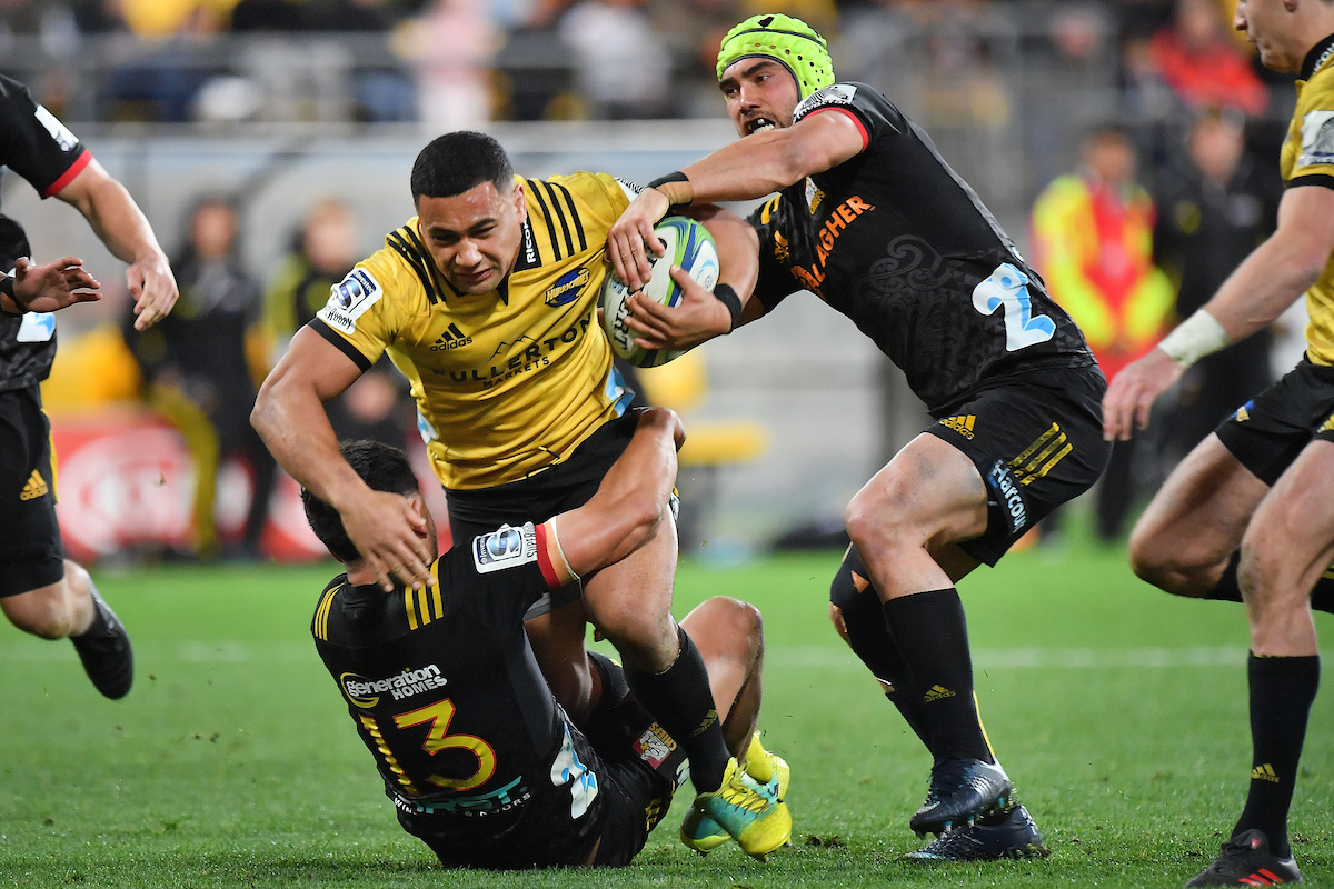 Hurricanes beat Chiefs 32-31 to reach Super Rugby semis