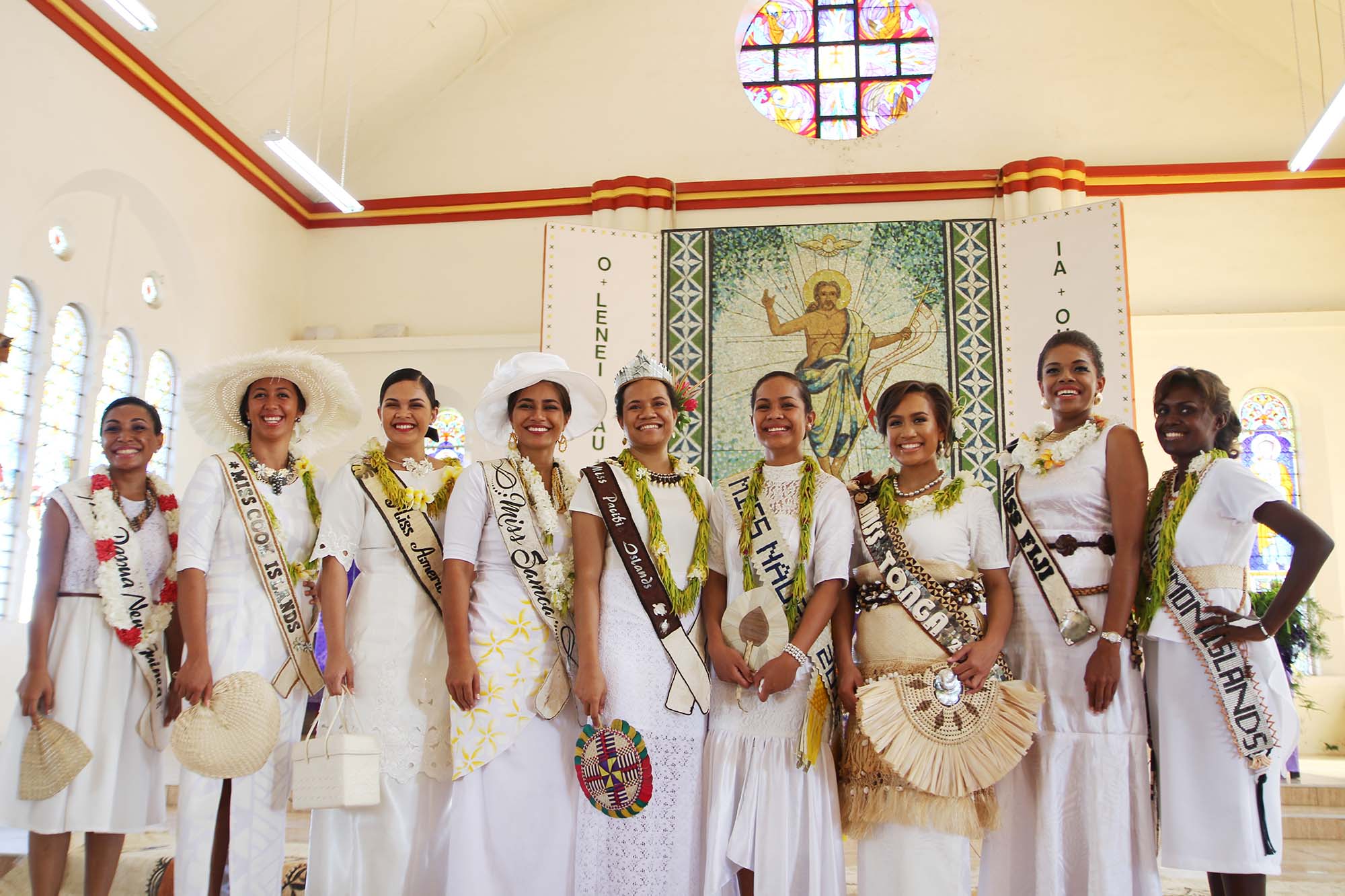 Pacific beauties begin the week with a prayer